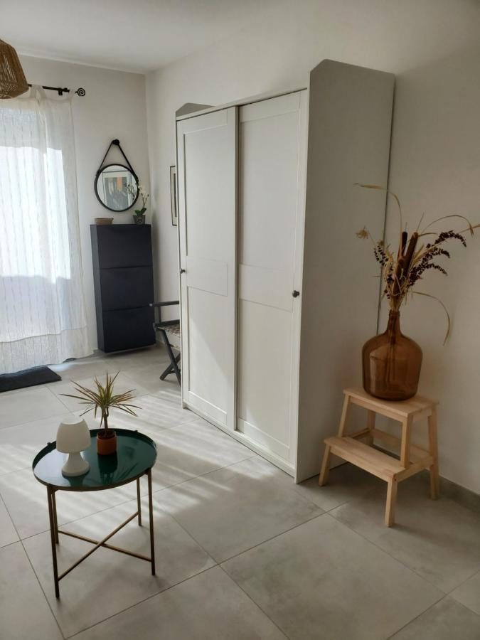 Charmant Studio Moderne Avec Exterieur "Dormir En Provence" フォンヴィエイユ エクステリア 写真